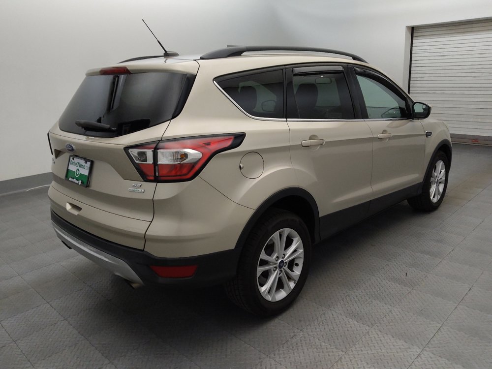 Used 2018 Ford Escape SE FWD image 9