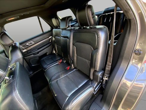 Used 2017 Ford Explorer Limited w/ Equipment Group 301A FWD image 17