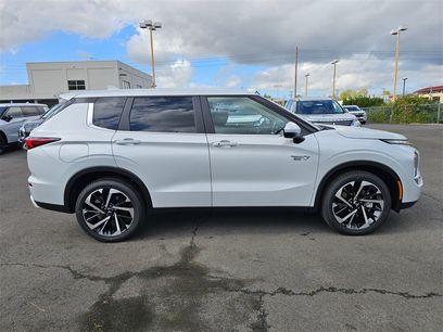 New 2025 Mitsubishi Outlander SE