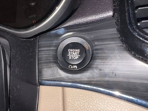 Used 2019 Jeep Grand Cherokee Limited AWD/4WD image 23
