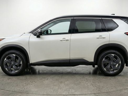 Used 2025 Nissan Rogue SV image 5