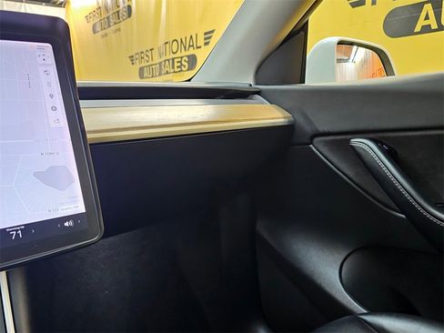 Used 2021 Tesla Model Y Long Range image 27