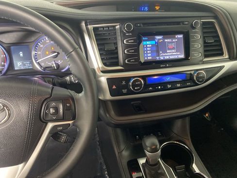 Used 2015 Toyota Highlander Plus image 16