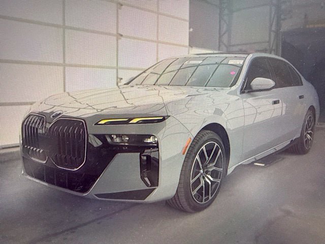 Used 2023 BMW 740i RWD image 2