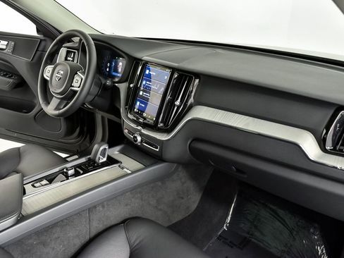 Certified 2025 Volvo XC60 B5 Plus image 24