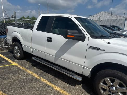Used 2014 Ford F150 XLT w/ XLT Chrome Package RWD image 28
