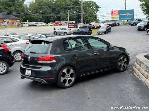Used 2011 Volkswagen Golf 4-Door FWD image 10