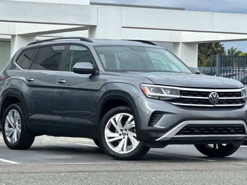 Used 2021 Volkswagen Atlas SE w/ Towing Package image 2