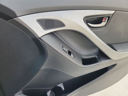 Used 2013 Hyundai Elantra Limited image 15