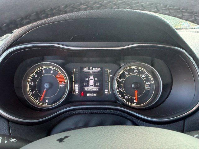 Used 2022 Jeep Cherokee Latitude w/ Trailer Tow Group AWD/4WD image 30