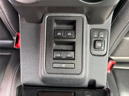 Used 2025 Ford Bronco Badlands AWD/4WD image 28