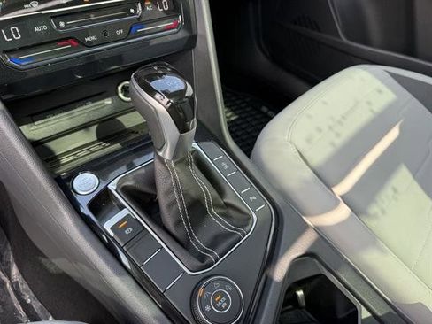 New 2025 Volkswagen Taos SE image 26