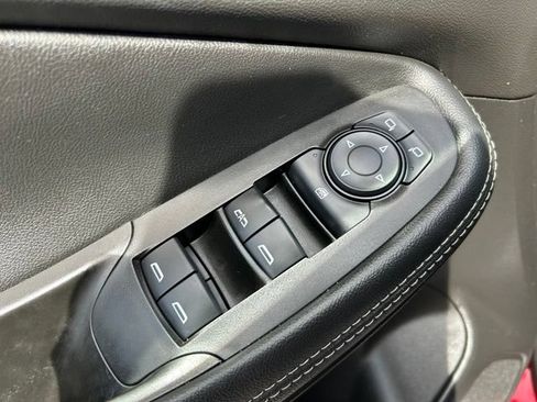 Used 2021 Buick Encore GX Preferred w/ Cold Weather Comfort Package AWD/4WD image 30