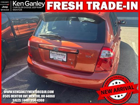 Used 2009 Kia Spectra5 SX FWD image 9