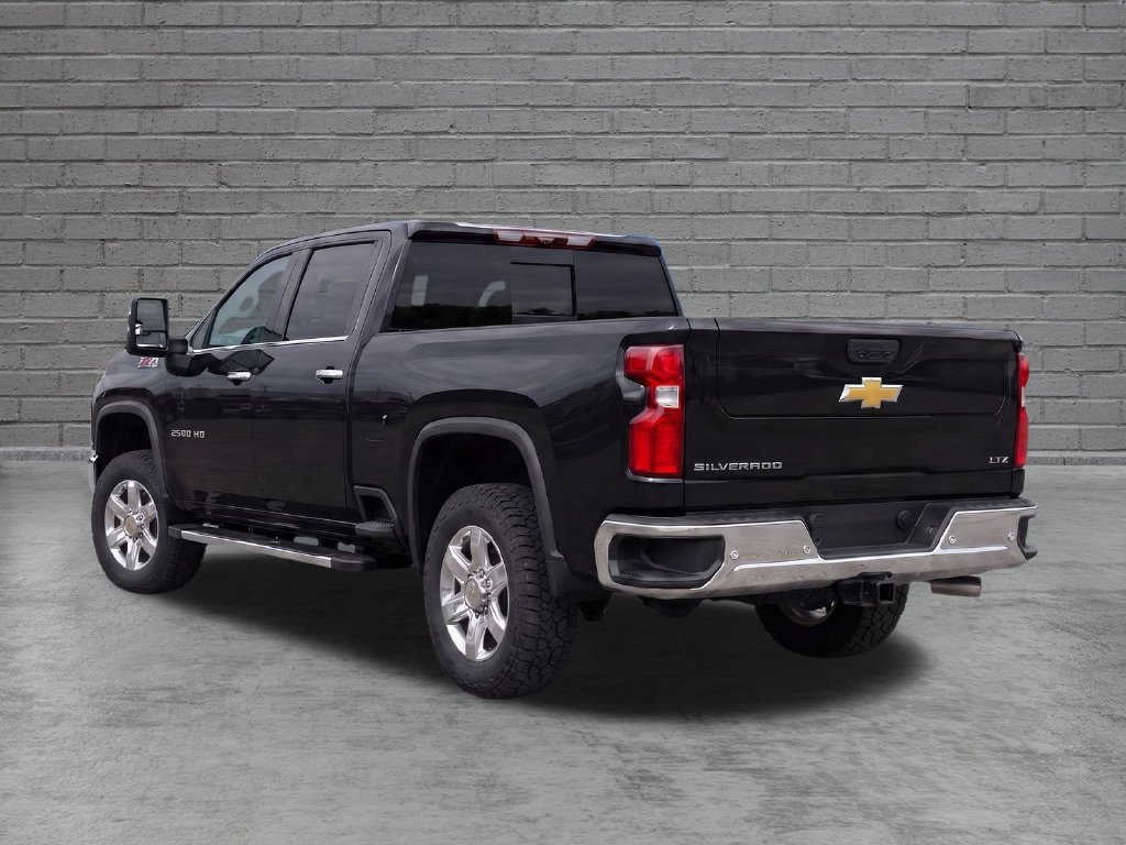 Certified 2022 Chevrolet Silverado 2500 LTZ w/ LTZ Premium Package AWD/4WD image 4