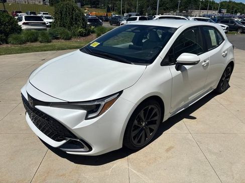 Used 2024 Toyota Corolla XSE FWD image 3