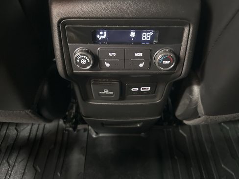 Used 2023 GMC Acadia AT4 w/ Technology Package image 34