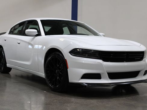 Used 2022 Dodge Charger SXT RWD image 4