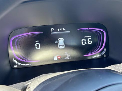 Used 2025 Kia Soul LX w/ LX Technology Package FWD image 40