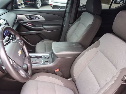 Used 2022 Chevrolet Traverse LT image 42