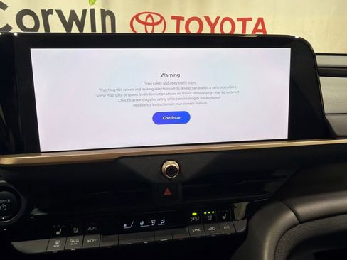 Used 2025 Toyota Crown AWD/4WD image 29