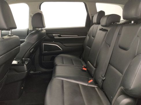 Used 2023 Kia Telluride LX image 18