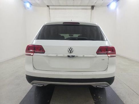 Used 2018 Volkswagen Atlas Launch Edition FWD image 5