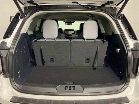 New 2026 Ford Explorer Active w/ Active Comfort Package RWD image 11