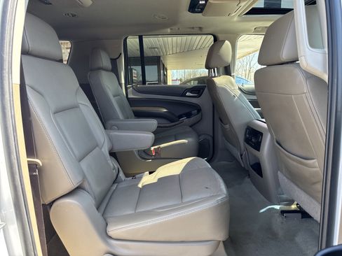 Used 2017 Chevrolet Suburban Premier image 33