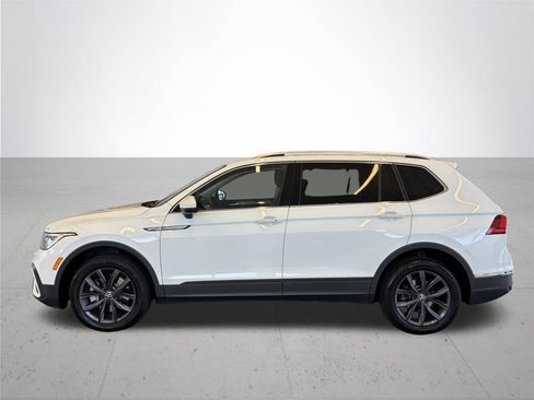 Used 2022 Volkswagen Tiguan SE AWD/4WD image 11