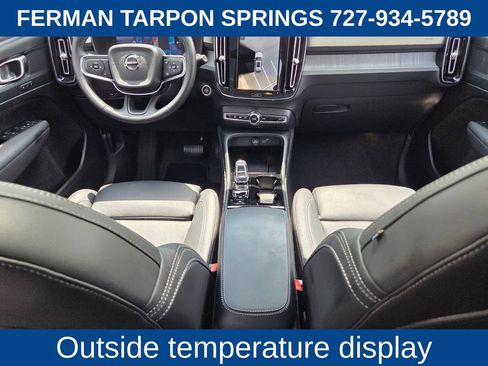 Certified 2026 Volvo XC40 B5 Plus AWD/4WD image 17