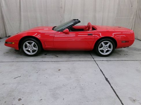 Used 1995 Chevrolet Corvette Convertible RWD image 7