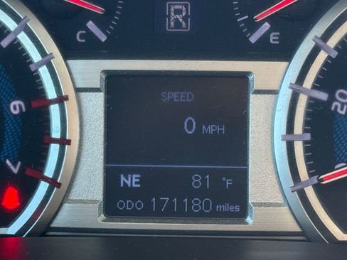 Used 2016 Toyota 4Runner Limited AWD/4WD image 31