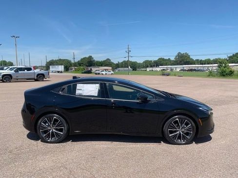 New 2026 Toyota Prius XLE FWD image 8