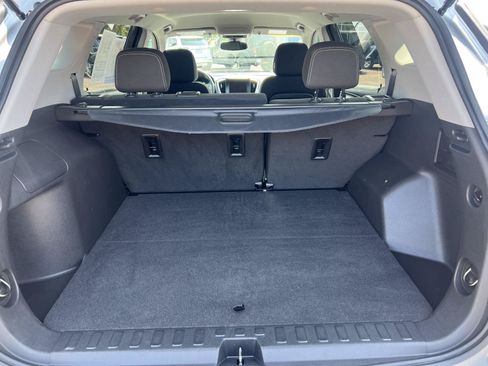 Used 2023 GMC Terrain SLE FWD image 13