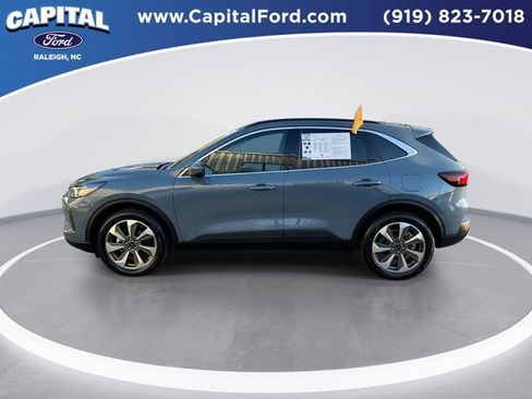 Certified 2025 Ford Escape Platinum w/ Premium Technology Package image 5