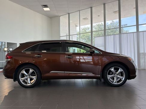 Used 2013 Toyota Venza XLE w/ Tow Prep Pkg AWD/4WD image 8