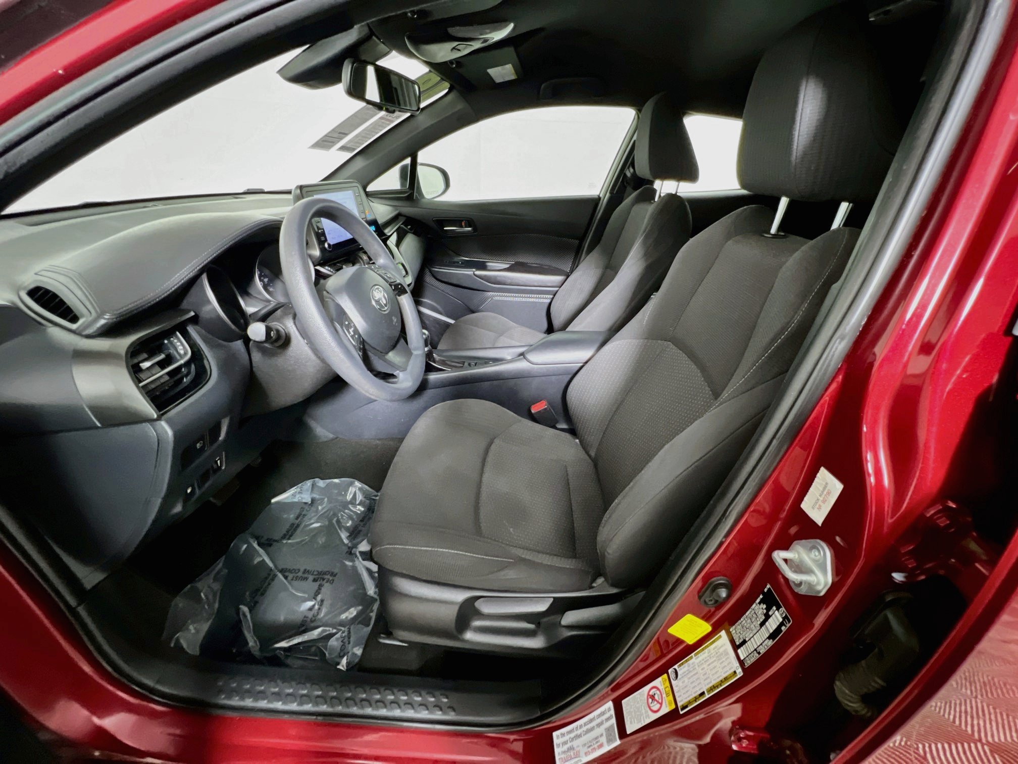 Used 2019 Toyota C-HR LE FWD image 15