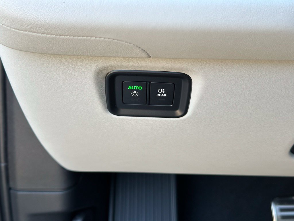 Certified 2026 Porsche Cayenne S AWD/4WD image 33