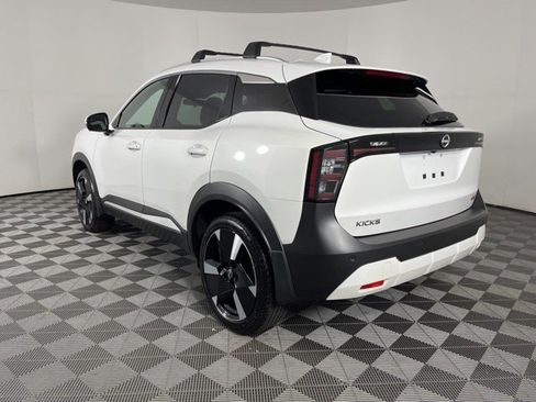 Used 2025 Nissan Kicks SR FWD image 6
