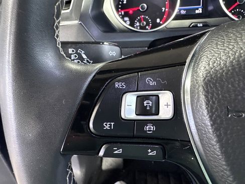 Used 2021 Volkswagen Tiguan SE w/ Panoramic Sunroof Package image 29