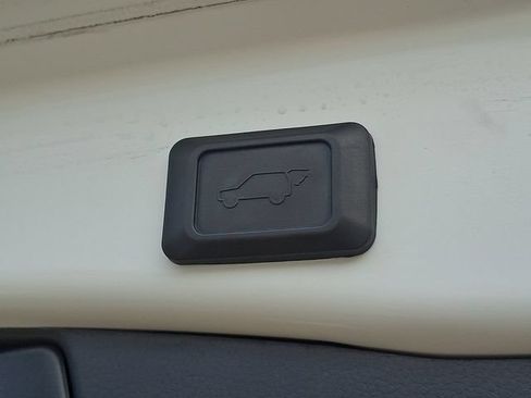 Used 2021 Toyota RAV4 XLE w/ Convenience Package AWD/4WD image 29