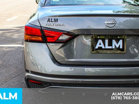 Used 2025 Nissan Altima 2.5 SV FWD image 12