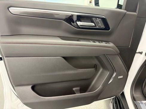 New 2026 Chevrolet Suburban RST image 12