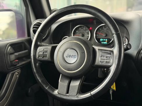 Used 2014 Jeep Wrangler Sport w/ Connectivity Group AWD/4WD image 21