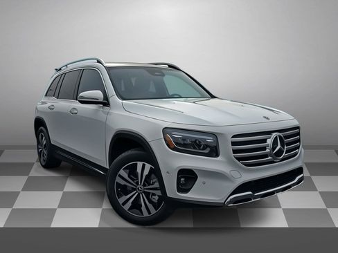 Used 2025 Mercedes-Benz GLB 250 4MATIC image 1