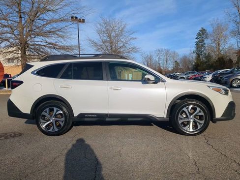 Used 2022 Subaru Outback Limited image 3