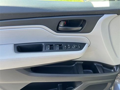 Used 2024 Honda Odyssey EX image 11