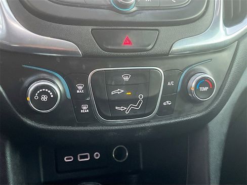 Used 2020 Chevrolet Equinox LT image 15
