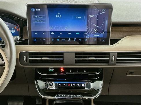 Used 2023 Lincoln Corsair Reserve w/ Equipment Group 201A FWD image 15